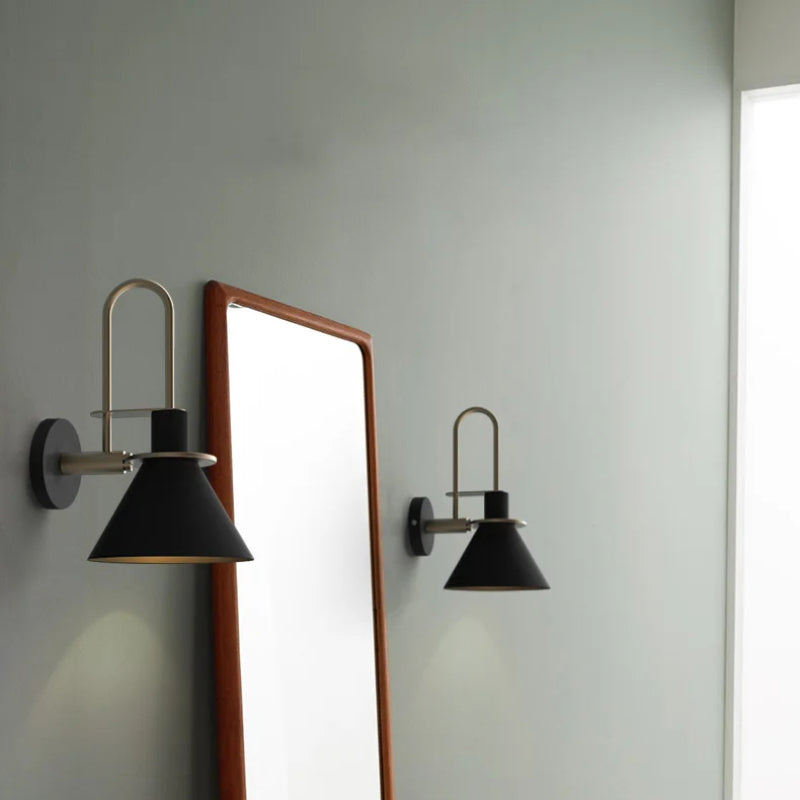 applique murale noire industrielle