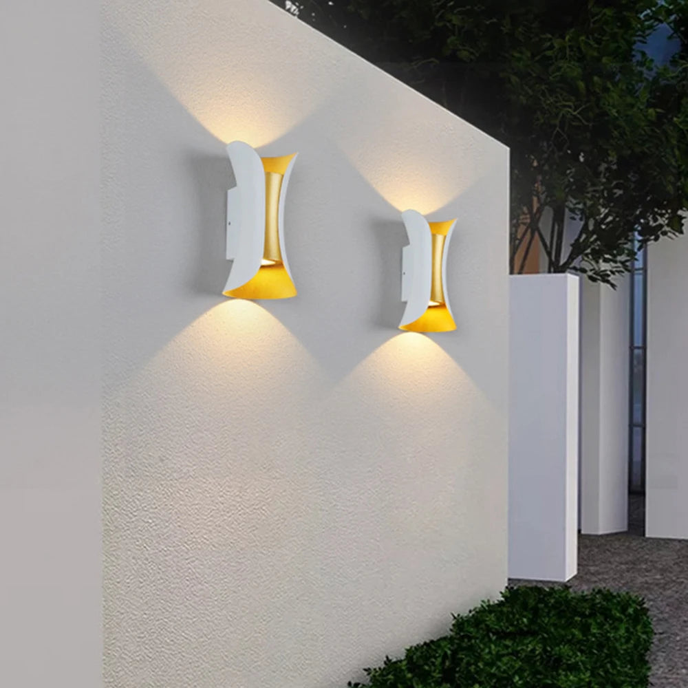 applique murale doree et noire